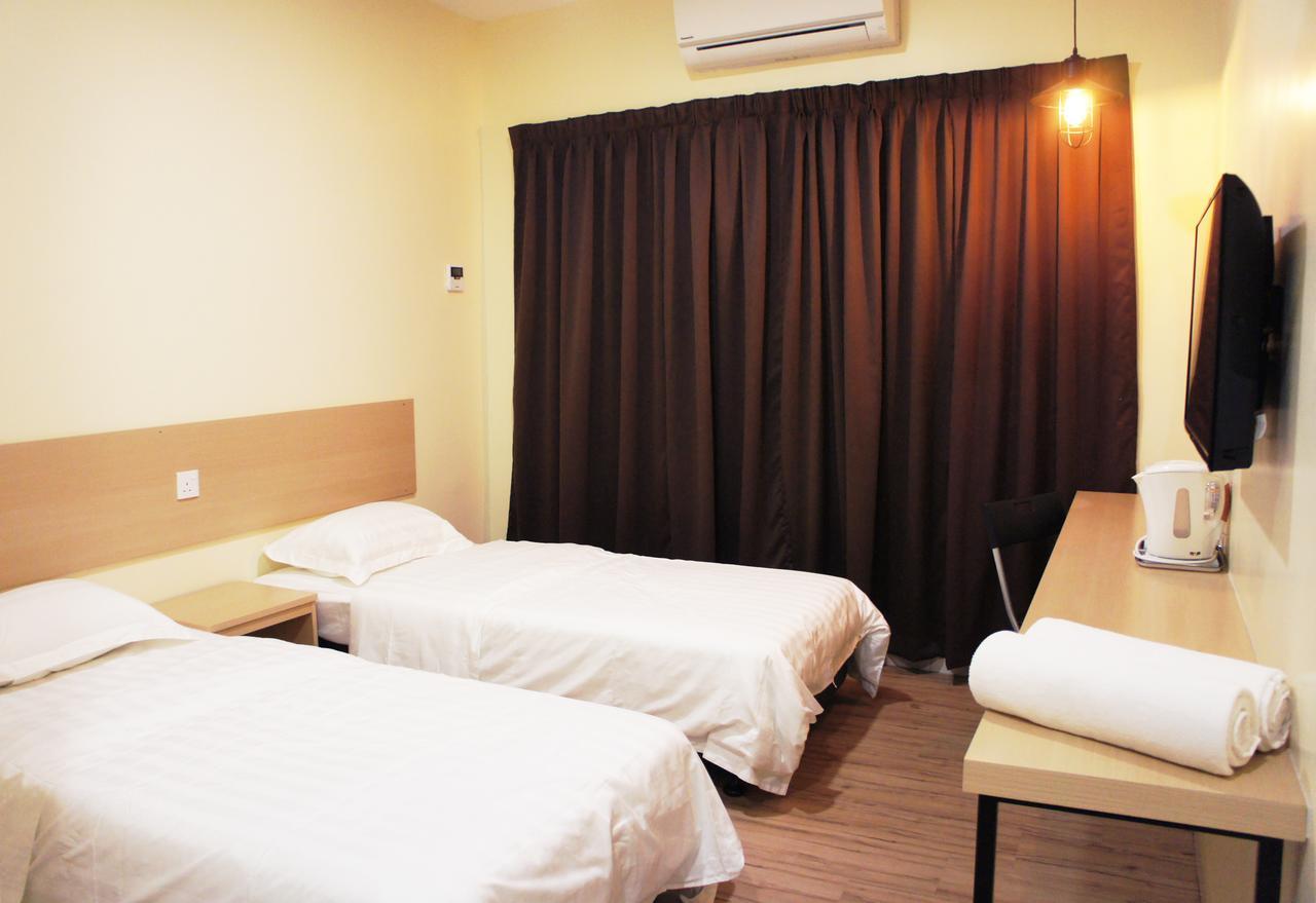 No.31 Maple Inn Simpang Ampat  Extérieur photo